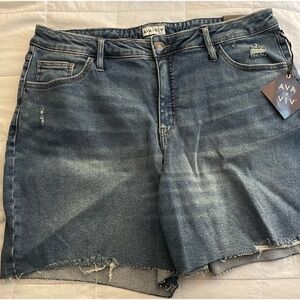 NWT Ava & Viv Raw Edge Denim Shorts Size 20